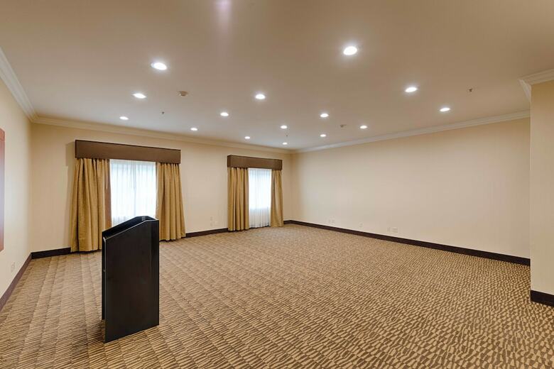 Hotel Comfort Suites Oakley