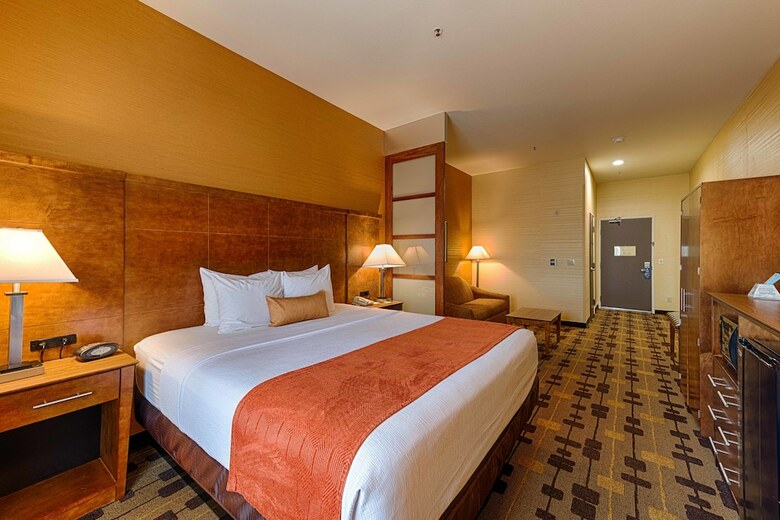 Hotel Comfort Suites Oakley