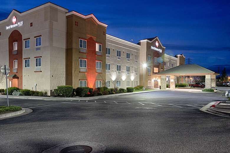 Hotel Comfort Suites Oakley