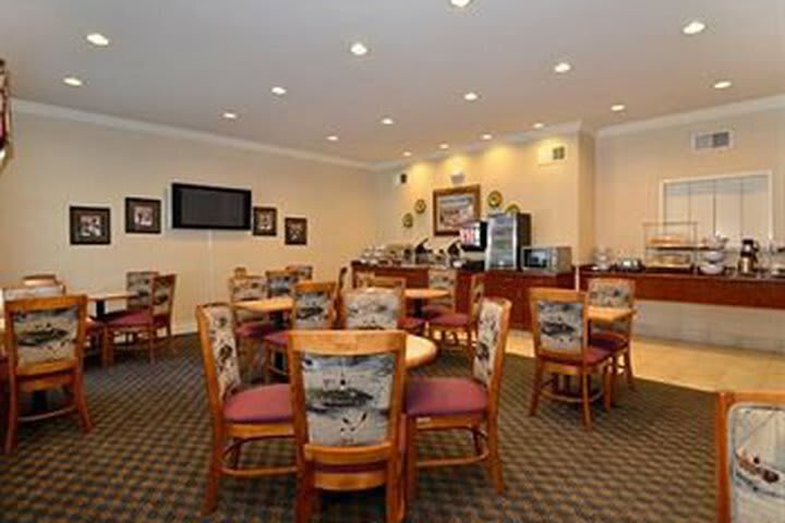 Hotel Comfort Suites Oakley