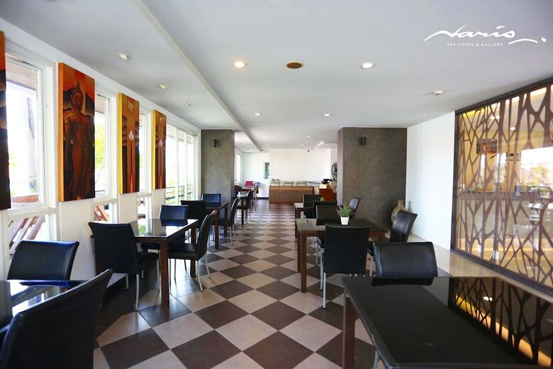 Naris Art Hotel