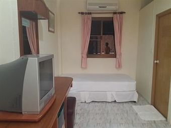 Hostal Khun Ying House