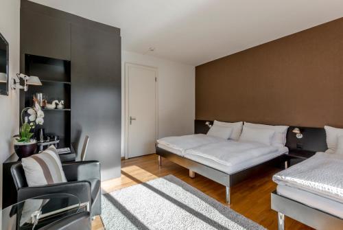Tourist Hotel