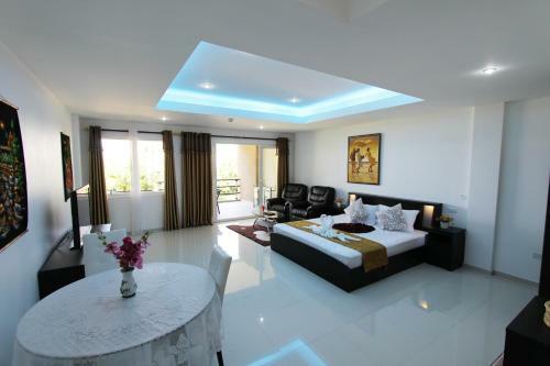 Siam Royal View Apartments
