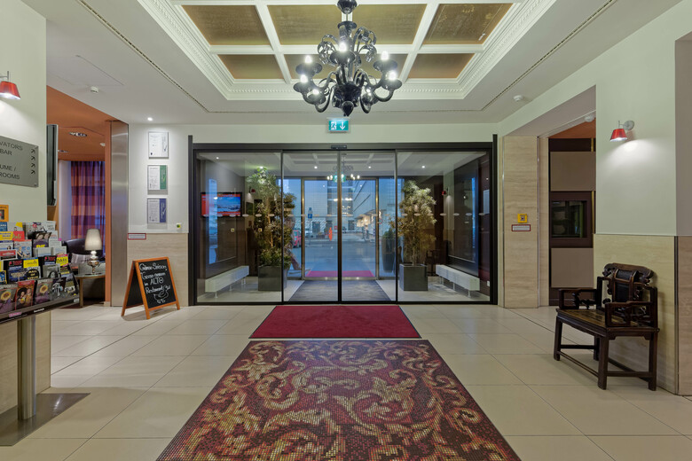 Adina Apartment Hotel Berlin Checkpoint Charlie