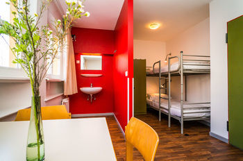 Apartamentos Amstel House Hostel