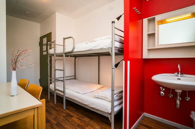 Apartamentos Amstel House Hostel