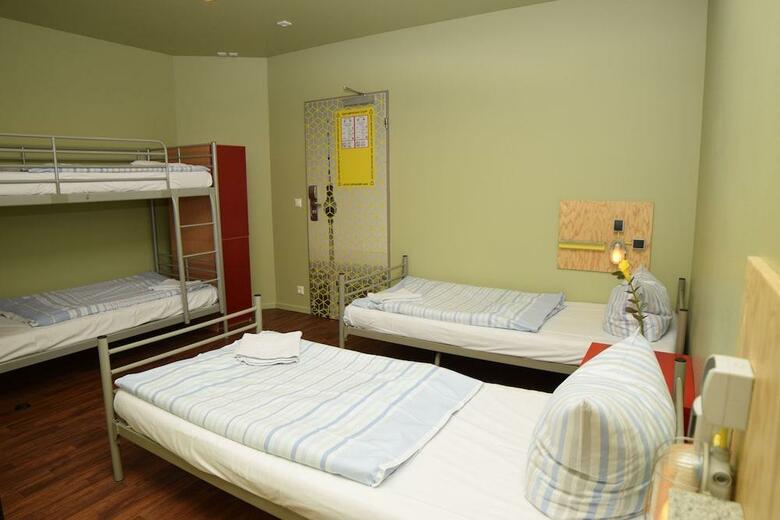 Apartamentos Amstel House Hostel