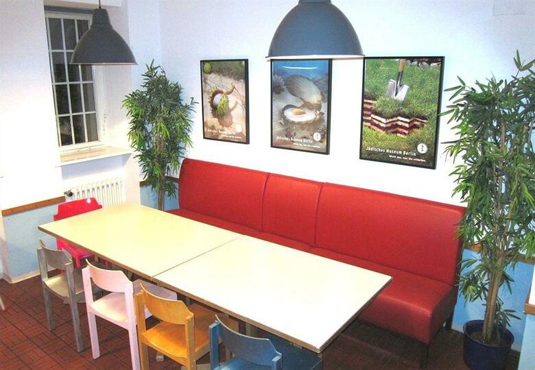 Apartamentos Amstel House Hostel
