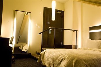 Hotel Louvre Sainte Anne