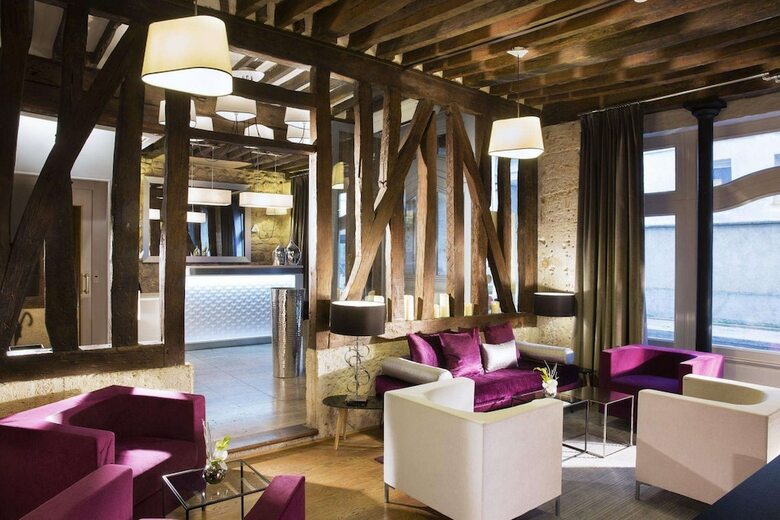 Hotel Jacques De Molay