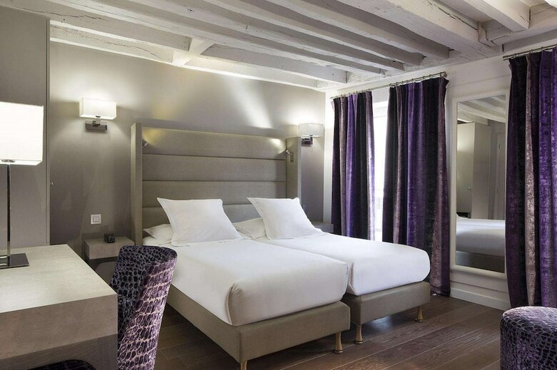 Hotel Jacques De Molay