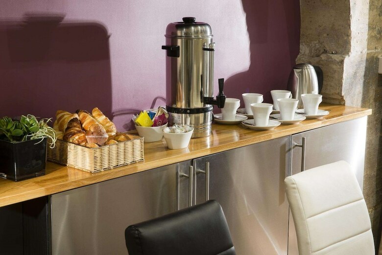 Hotel Jacques De Molay