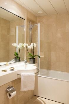 Hotel H�tel De Lut�ce