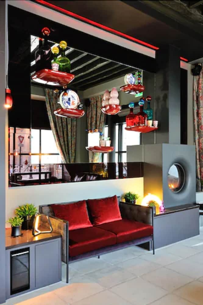 Hotel H�tel Du Panth�on