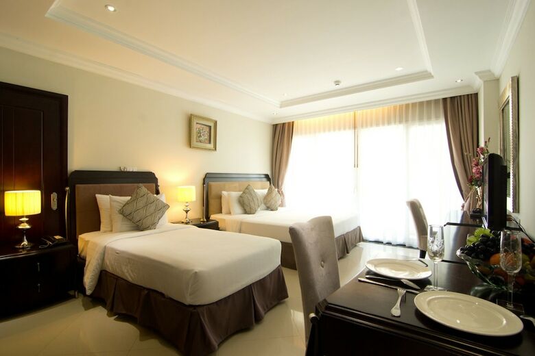 Hotel Lk Legend