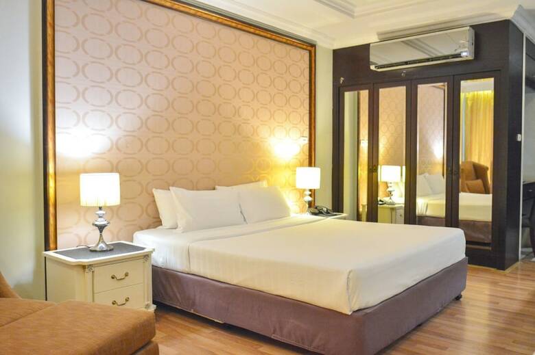 Hotel Lk Legend