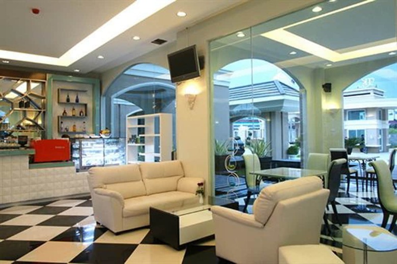 Hotel Lk Legend