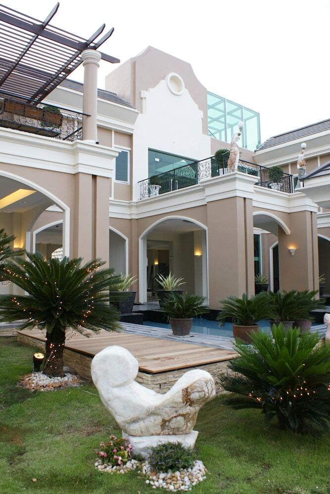 Hotel Lk Legend