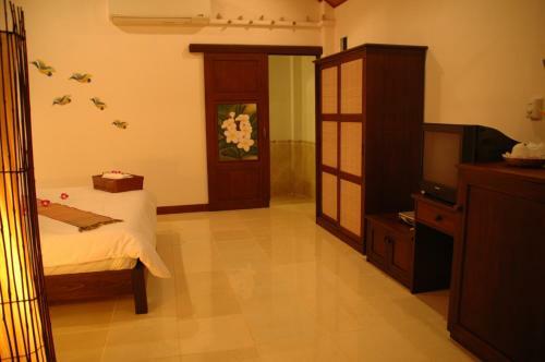Hotel Golden Elephant Resort