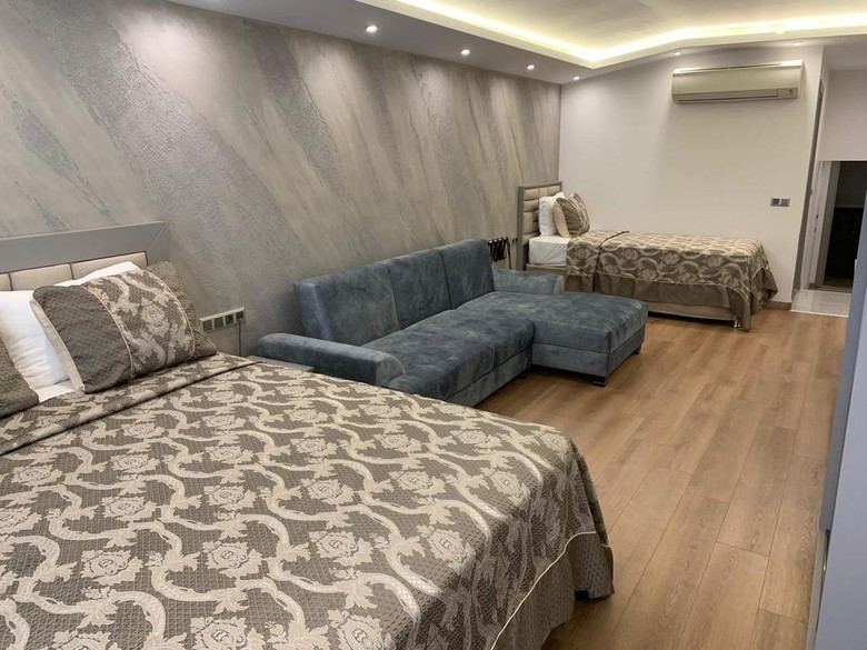 Regency World Hotel & Suites