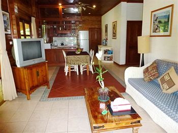 Baan Laem Noi Villa's