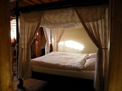 Dv?r Ol?iny -hotel And Horse-riding