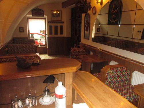 Hostal Penzion A Kavarna U Holubu