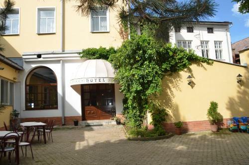 Hotel Labut