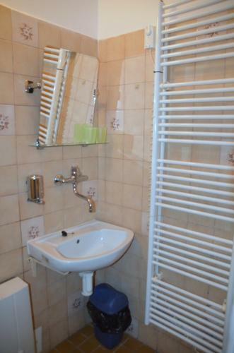 Motel Na Kov�rn?