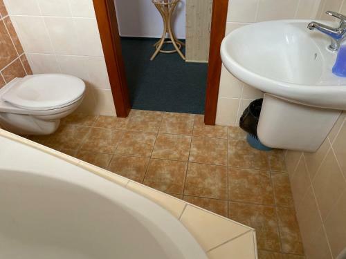 Hostal Pension Holiday