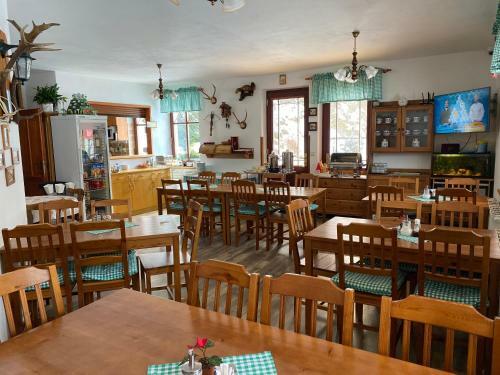 Hostal Pension Holiday