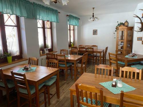 Hostal Pension Holiday