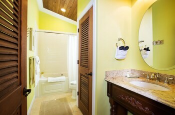 Port D'hiver Bed And Breakfast