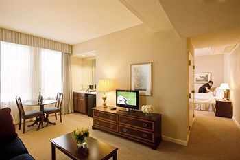 Bolger Hotel And Conference Center