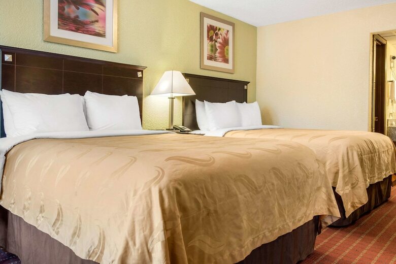 Hotel Quality Inn Huntingburg