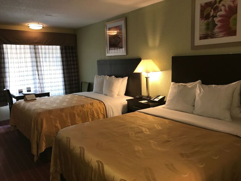 Hotel Quality Inn Huntingburg