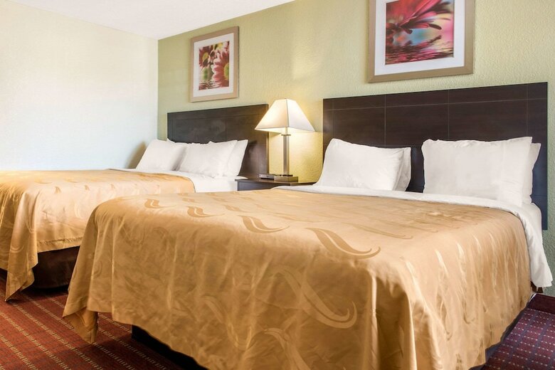 Hotel Quality Inn Huntingburg