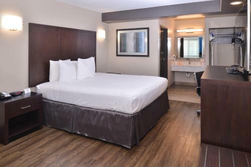 Hotel Tarzana Inn