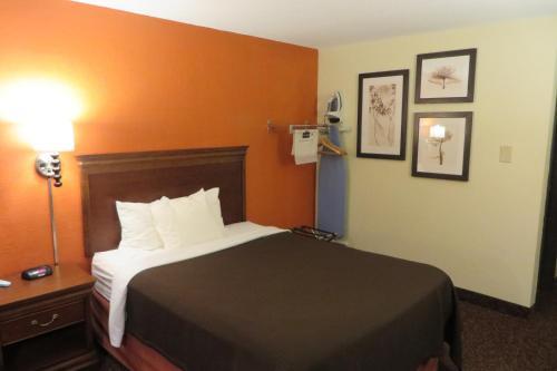 Hotel Americinn Forest Lake