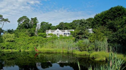 Bed & Breakfast A Little Inn On Pleasant Bay