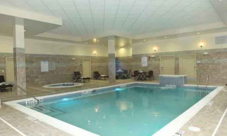 Hotel Embassy Suites Fayetteville Fort Bragg