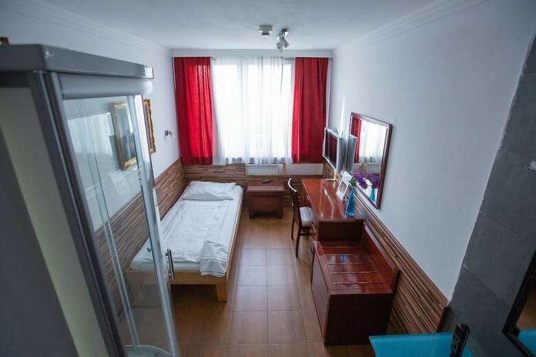 Hotel Attache