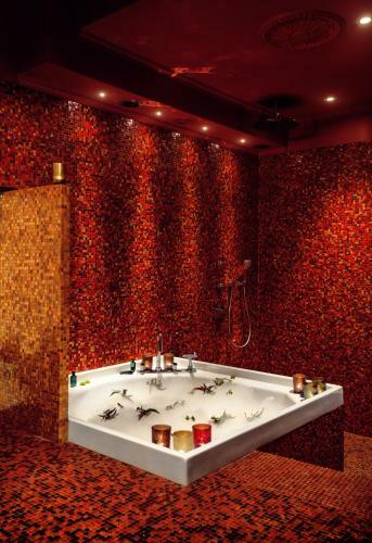 Dorsia Hotel & Restaurant