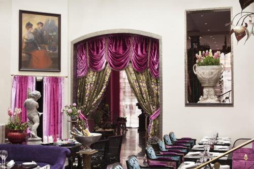 Dorsia Hotel & Restaurant