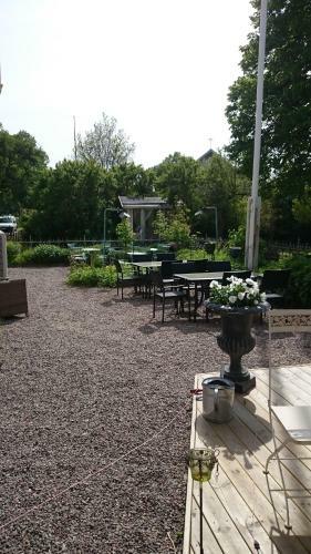 Hostal Hotell Floras Tr�dg�rd