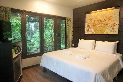 Hotel Rock And Tree House Resort