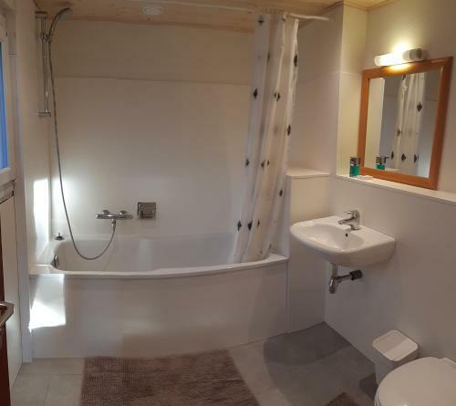 Hostal B&B Swisschalet Montana