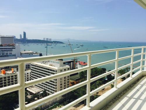Aparthotel View Talay 6 Pattaya Beach Condominium By Honey