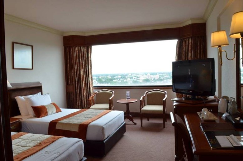 Topland Hotel & Convention Centre